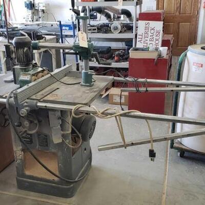 148	

Grizzly 1/4 HP Power Feeder And Delta Unisaw
Feeder Model No: G4176 Saw Model No: 34-802