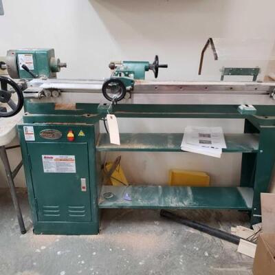 204	

Grizzly Heavy Duty Wood Lathe
Model No: G1495 Measures Approx: 61