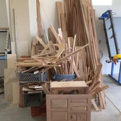 1038	

Big Lot Of Oak And Plywood
Ranging In Size From Approx: 1â€x 8â€ - 11â€ x 144â€