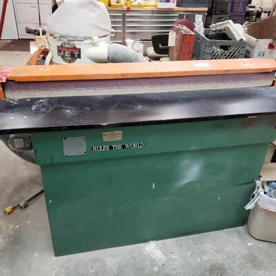 206	

Ritter Manufacturing Inc. Double Sided Edge Sander
Model No: R-700 Measures Approx: 70