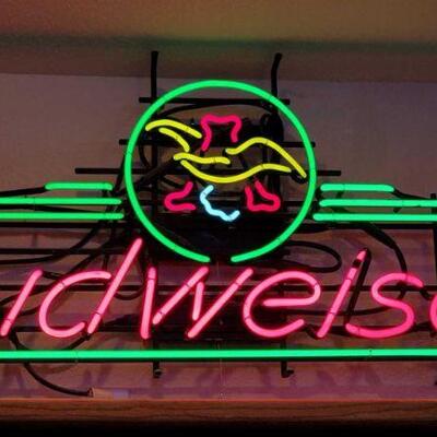 1034	

Budweiser Neon Sign
Measures approx 23