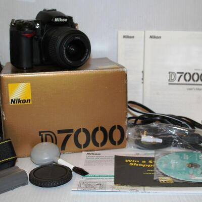 Nikon D7000 Digital SLR Camera Kit w 18-55 Lens