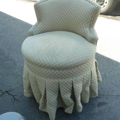 SOLD: Vanity Swivel Chair: $25