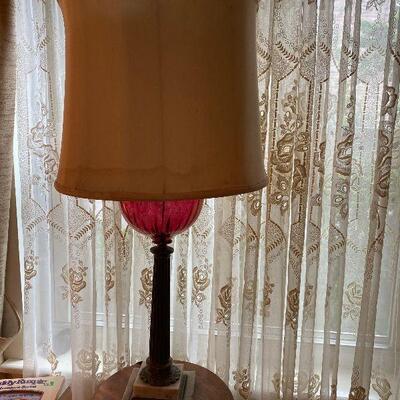 https://www.ebay.com/itm/124658580045	CT7029 Cranberry Glass, Brass and Marble Antique Table Lamp Local Pickup	Auction
