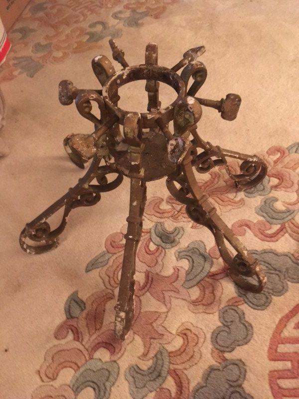 CT7014	https://www.ebay.com/itm/114745381557	CT7014 Victorian Metal Christmas Tree Stand Local Pickup	Auction
