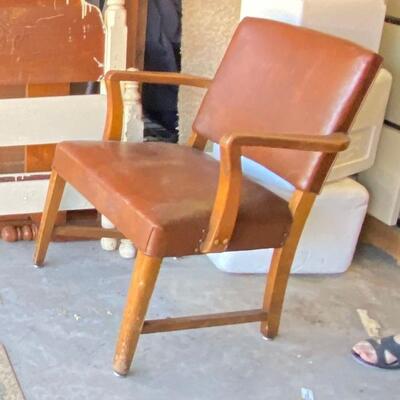 https://www.ebay.com/itm/114745397605	CT7023 Mid Century Modern Office Chair Local Pickup	Auction

