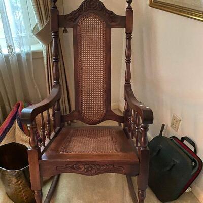 https://www.ebay.com/itm/124658248922	CT7017 Antique Cane and Wood Chair  Local Pickup	Auction
