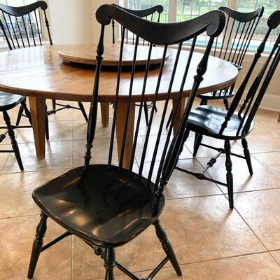 Fan-back Windsor chair. SET OF 5 AVAILABLE