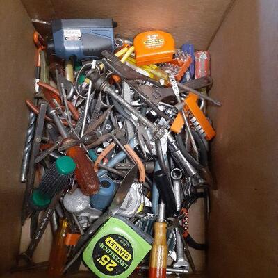 https://www.ebay.com/itm/114754791136	KG8059 Box Lot of Hand Tools Local Pickup		Auction
