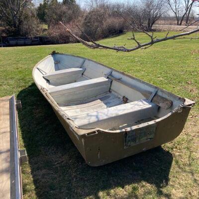 14' fishing boat. Guaranteed to catch fish!