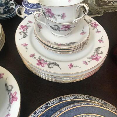 Aladdin Fine China, Primrose