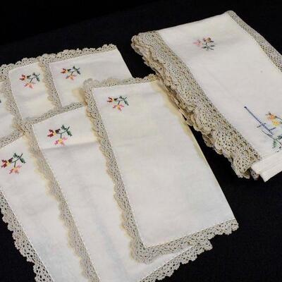 Hand Made Tablecloth and 6 Napkins