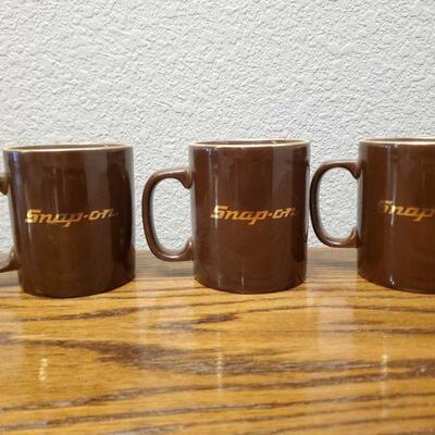 1054	

3 Snap On Mugs Decorated With 22kt
3 Snap On Mugs