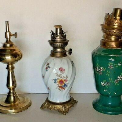 https://www.ebay.com/itm/114779788291	CC8031 LOT OF 3 VINTAGE OIL LAMPS BASE ONLY UNTESTED	Auction

