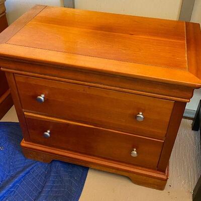 https://www.ebay.com/itm/114779084391	CF9217 Stanley Furniture Nightstand # 2 UShip or Local Pickup		Auction
