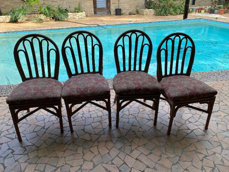 https://www.ebay.com/itm/124691273415	oR9009 4 Thttps://www.ebay.com/itm/124691273415	oR9009 4 Taupe Rattan Dinning Room Chairs UShip or Local Pickup		Auction
aupe Rattan Dinning Room Chairs UShip or Local Pickup		Auction
