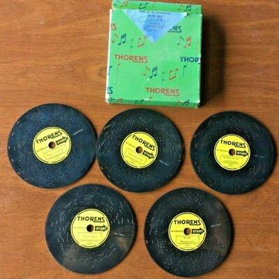 https://www.ebay.com/itm/114766166015	CC0040 THORENS MUSIC DISCS FOR 30 AUTOMATIC MUSIC BOX CHRISTMAS SONGS	Auction
