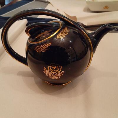 https://www.ebay.com/itm/124683049995	WRC8019 Mid Century Modern Hall USA 6 Cup Tea Pot China Uship or Local Pickup		Auction
