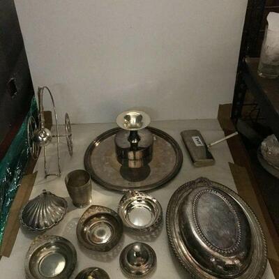 https://www.ebay.com/itm/124688643193	CC7016 Lot of Silver-plate Dining Ware		Auction
