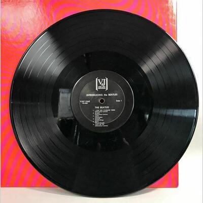 https://www.ebay.com/itm/124680457457	BM0115B THE BEATLES "INTRODUCING THE BEATLES" LP SR1062 NO COVER	Auction
