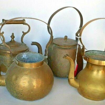https://www.ebay.com/itm/124694836664	CC8012 LOT OF 4 BRASS METALWARE KETTLES 	Auction
