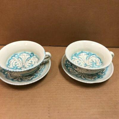 https://www.ebay.com/itm/114773681759	CC7003 S.C.O. Orvieto Blue and White Fleur de Lis cup w/saucer (2 sets)		Auction
