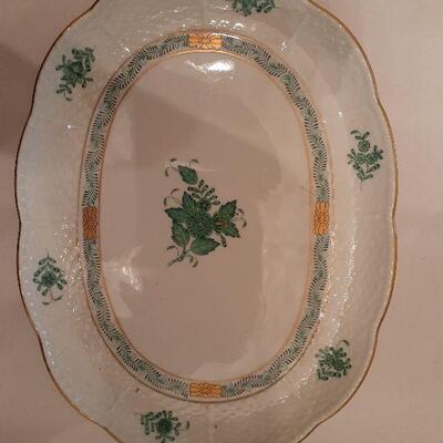 https://www.ebay.com/itm/114768404288	WRC8017 Herend Hungary Handpainted Footted Platter Uship or Local Pickup		Auction
