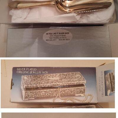 https://www.ebay.com/itm/124688364323	WRC8034 Silver Plated Oblong Jewelry Box Plus Serving Utensils Uship or Local Pickup		Auction
