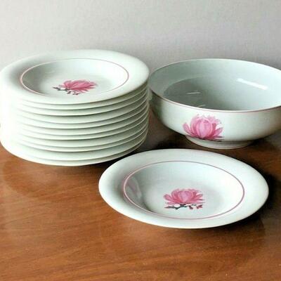 https://www.ebay.com/itm/114766166051	CC0052 BERNARDAUD LIMOGES FRANCE TULIPIER DISHES PLATES AND BOWL	Auction
