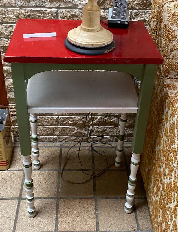 https://www.ebay.com/itm/124691269891	oR9018 Small Accent Table UShip or Local Pickup		Auction
