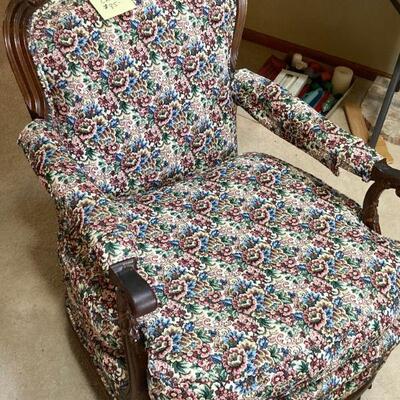 There is the granny chair again...photo hog!