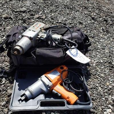 10520	

2 Drills Tool bag and drill case
2 Drills Tool bag and drill case