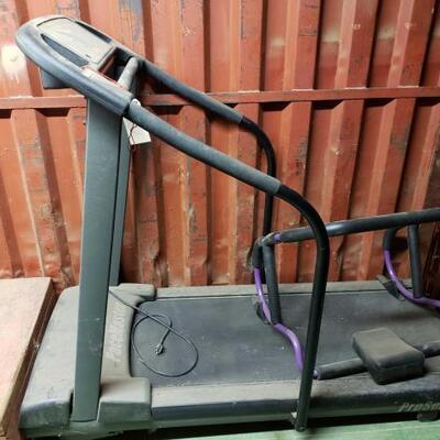 6612	

Pacemaster Treadmill, Ab Cruncher
69"x29"x55"