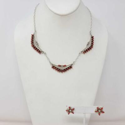 1182	

Sterling Silver Coral Necklace with Matching Earrings, 21.3g
Weighs approx. 21.3 g
Measures approx. 18"
