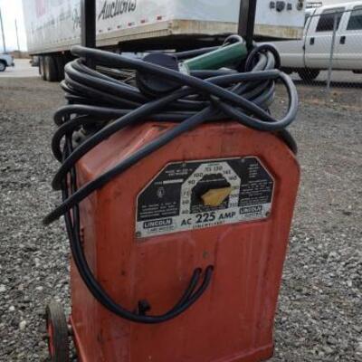 10508	

Lincoln Arc Welder AC 225 AMP
Lincoln Arc Welder AC 225 AMP 24 height 16 with