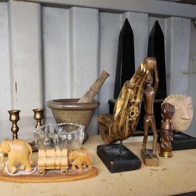 7546	

Egyptian Style Decor And Bowls
Egyptian Style Decor And Bowls. Ranging In Size From Approx: 5" x 5" x 18" - 3"...