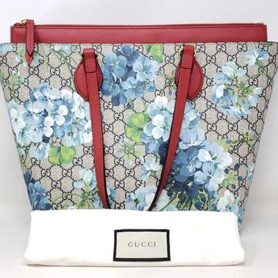 1502	

Guaranteed Authentic Floral Gucci Bag With Dust Bag in like New Condition
Floral Gucci Bag With Dust Bag