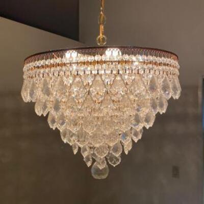 7544	

Chandelier
Measures Approx: 20" x 24"