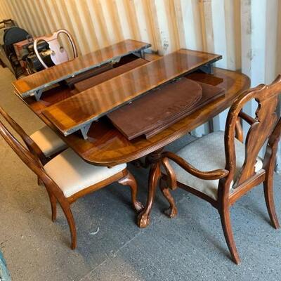 5996	

Dinning Room Table And Chairs
Measures Approx: 70â€ x 44â€ x 30â€