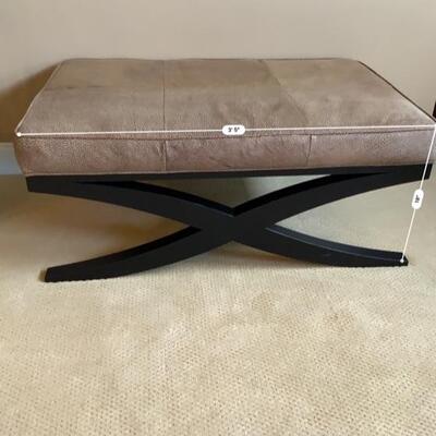 Safari brown leather bench with raven finish

Sam Moore Furniture - Made in Bedford, Virginia
