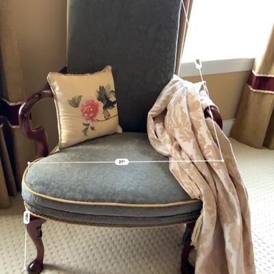 Vintage Queen Anne Style Wood Arm Chair. Brocade velvet chair

