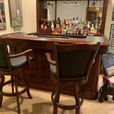 3 PC Bar Package - Bar, Bar Back, Hutch

Traditional cherry bar set comes with everything you need to entertain at home . Ornate carved...