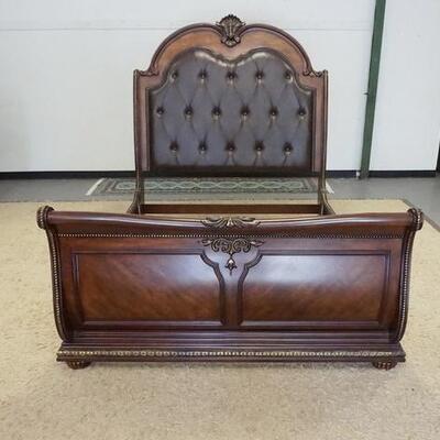 1055	QUEEN SIZE SLEIGH BED WITH TUFTED HEAD BOARD
