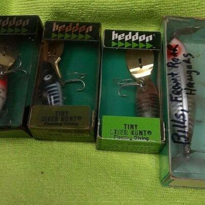 https://www.ebay.com/itm/124707826030	DS3005 LOT OF FOUR USED VINTAGE HEDDON LURES WITH BOX	10 Day Auction
