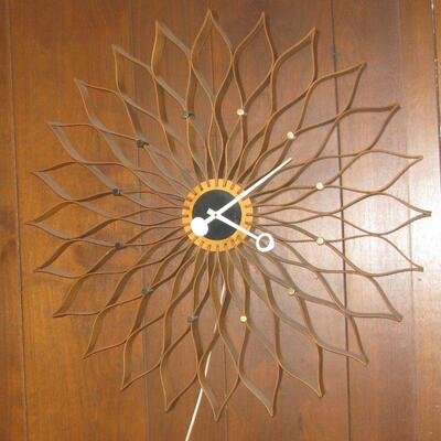 howard miller Sunflower clock 29 3/4