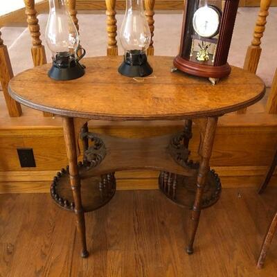 Colonial style table 