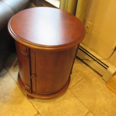 Cherry Wood Round Accent Tables Pair  