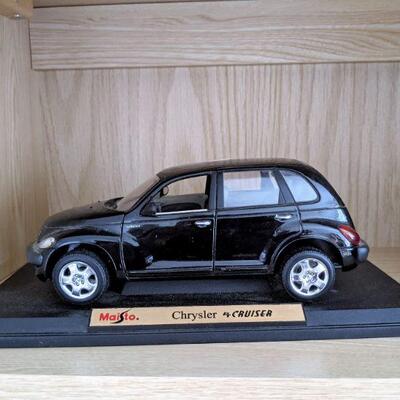 Diecast Car  Chrysler Cruiser