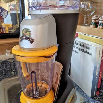 Battery operated Margarita machine (2 batteries and charger)