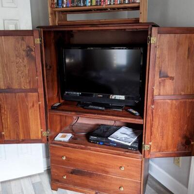 TV cabinet and Flatscreen TV